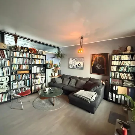 Artist's Penthouse By The Water's Edge Appartement